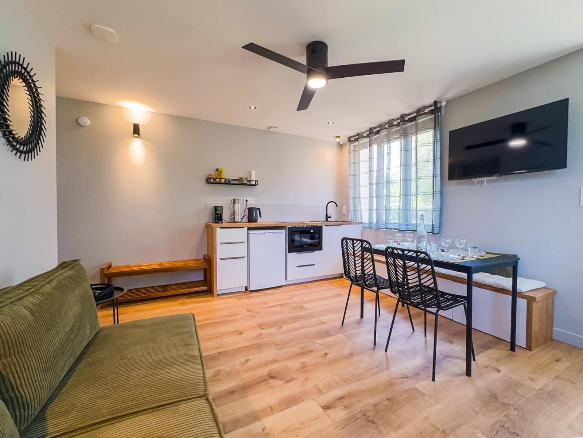 Vénissieux Serenity Suite מראה חיצוני תמונה