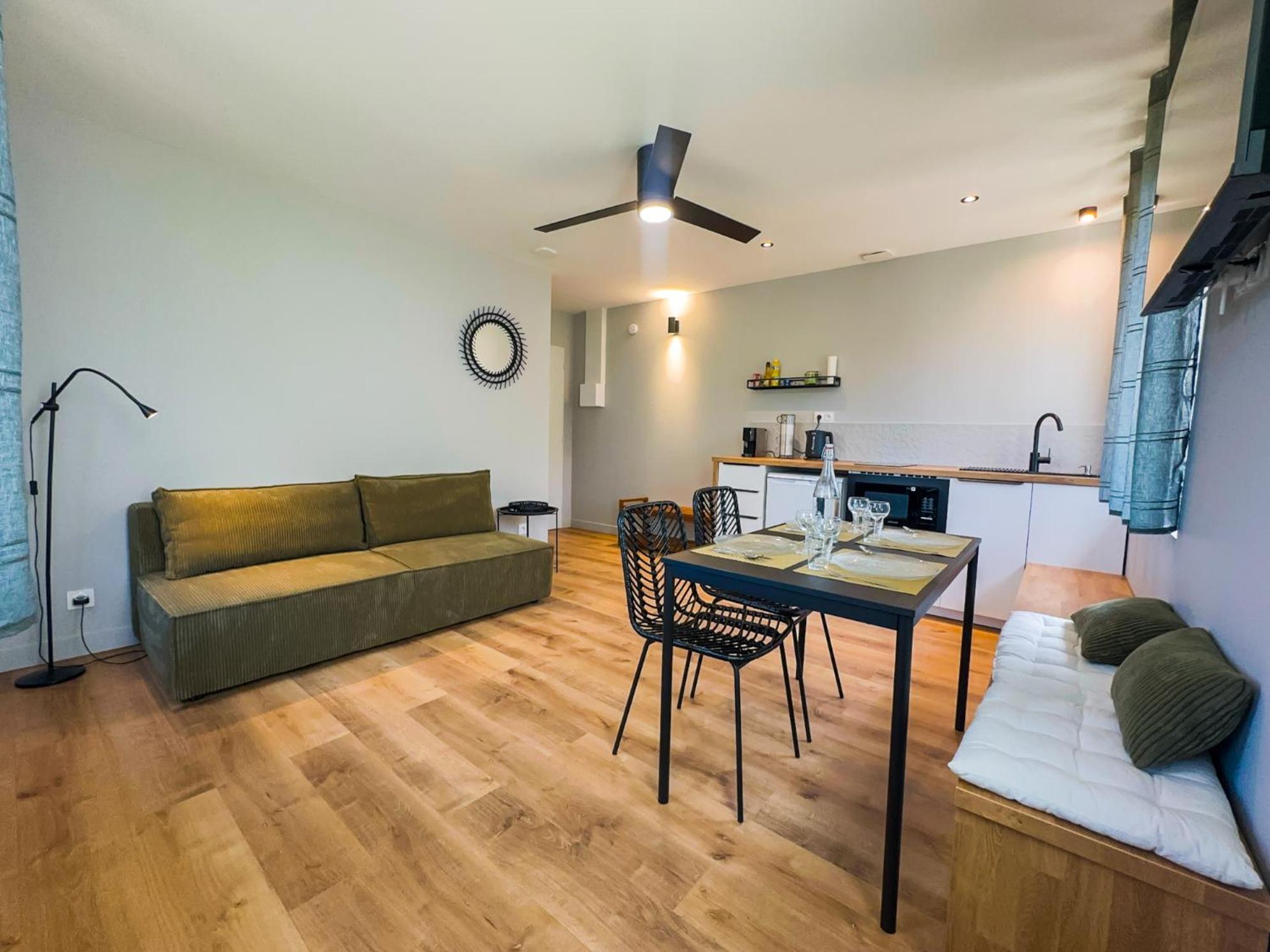 Vénissieux Serenity Suite מראה חיצוני תמונה